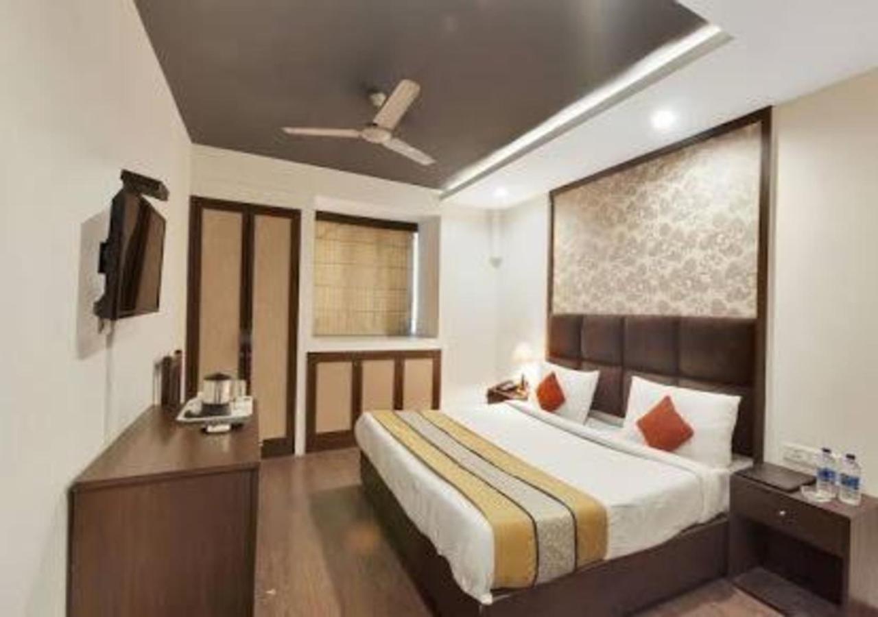 Hotel Loto - Sector 66 Noida Exterior photo