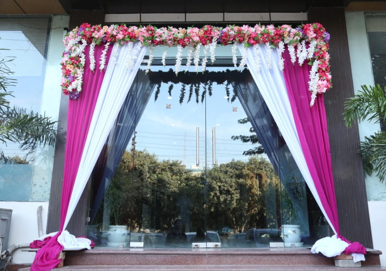 Hotel Loto - Sector 66 Noida Exterior photo