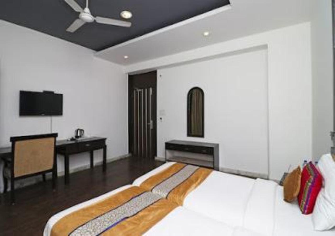 Hotel Loto - Sector 66 Noida Exterior photo